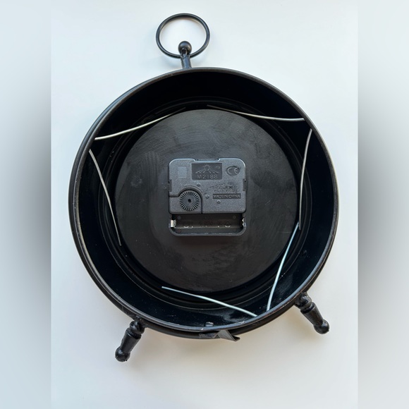 Clock - Picture 3 of 4